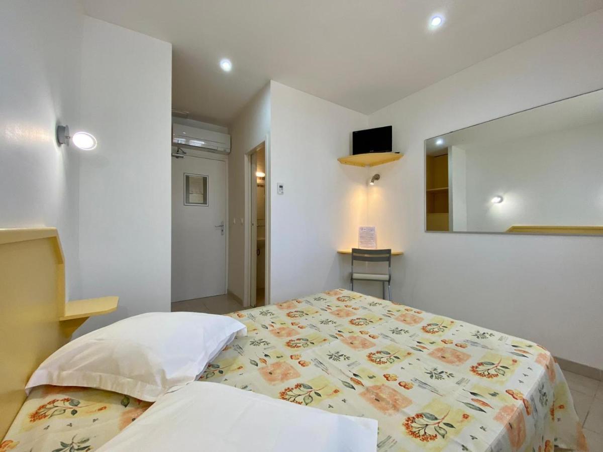 Hotel Myriam Vias Plage エクステリア 写真