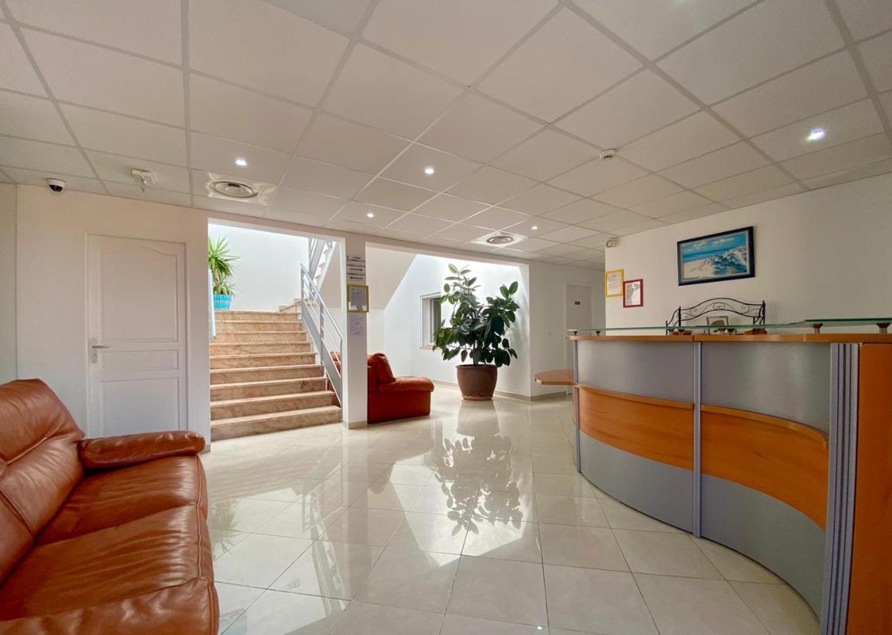 Hotel Myriam Vias Plage エクステリア 写真