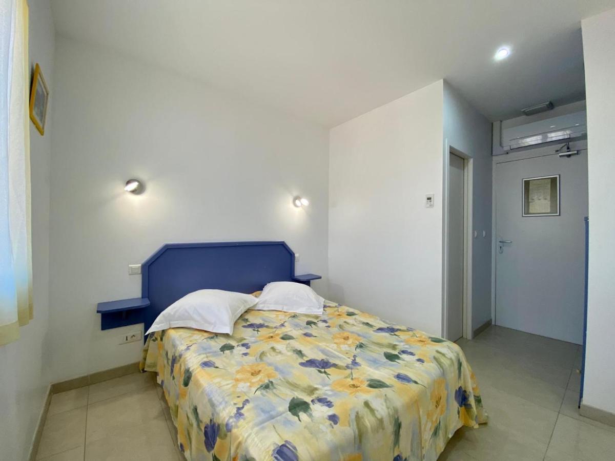 Hotel Myriam Vias Plage エクステリア 写真