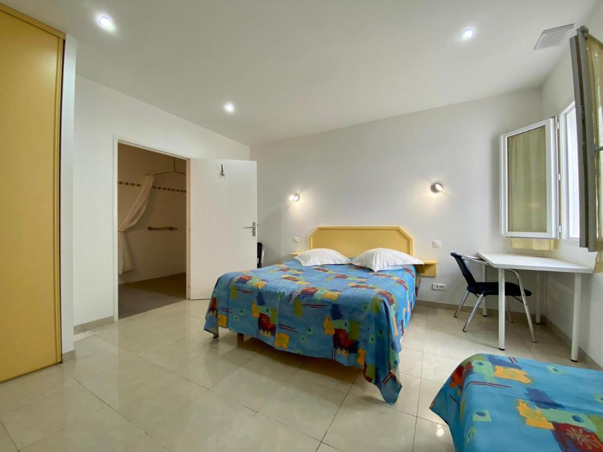 Hotel Myriam Vias Plage エクステリア 写真