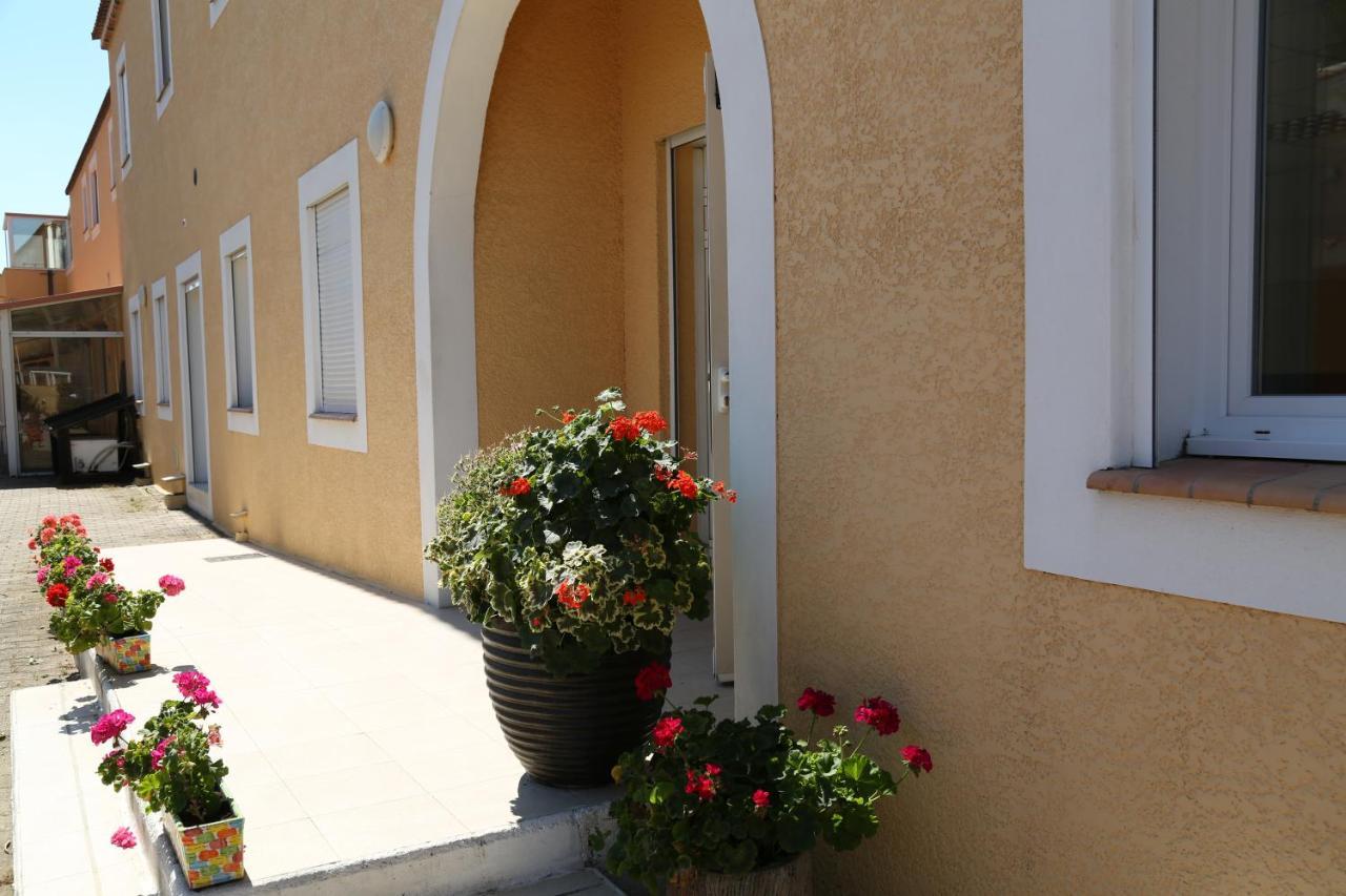 Hotel Myriam Vias Plage エクステリア 写真